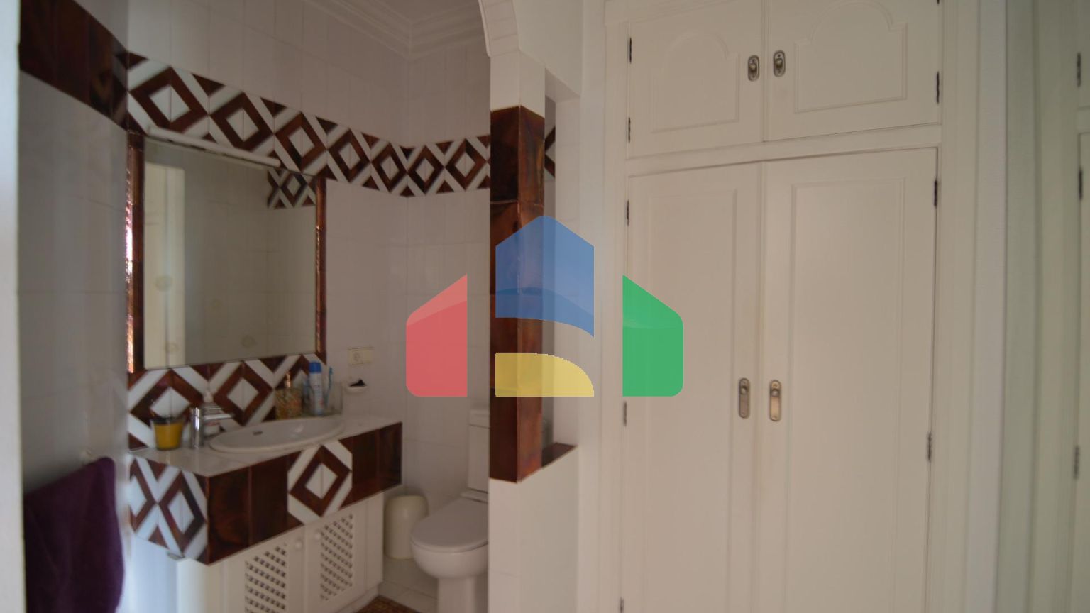 Впечатляющая отремонтированная вилла в урбанизации Торрета Флорида