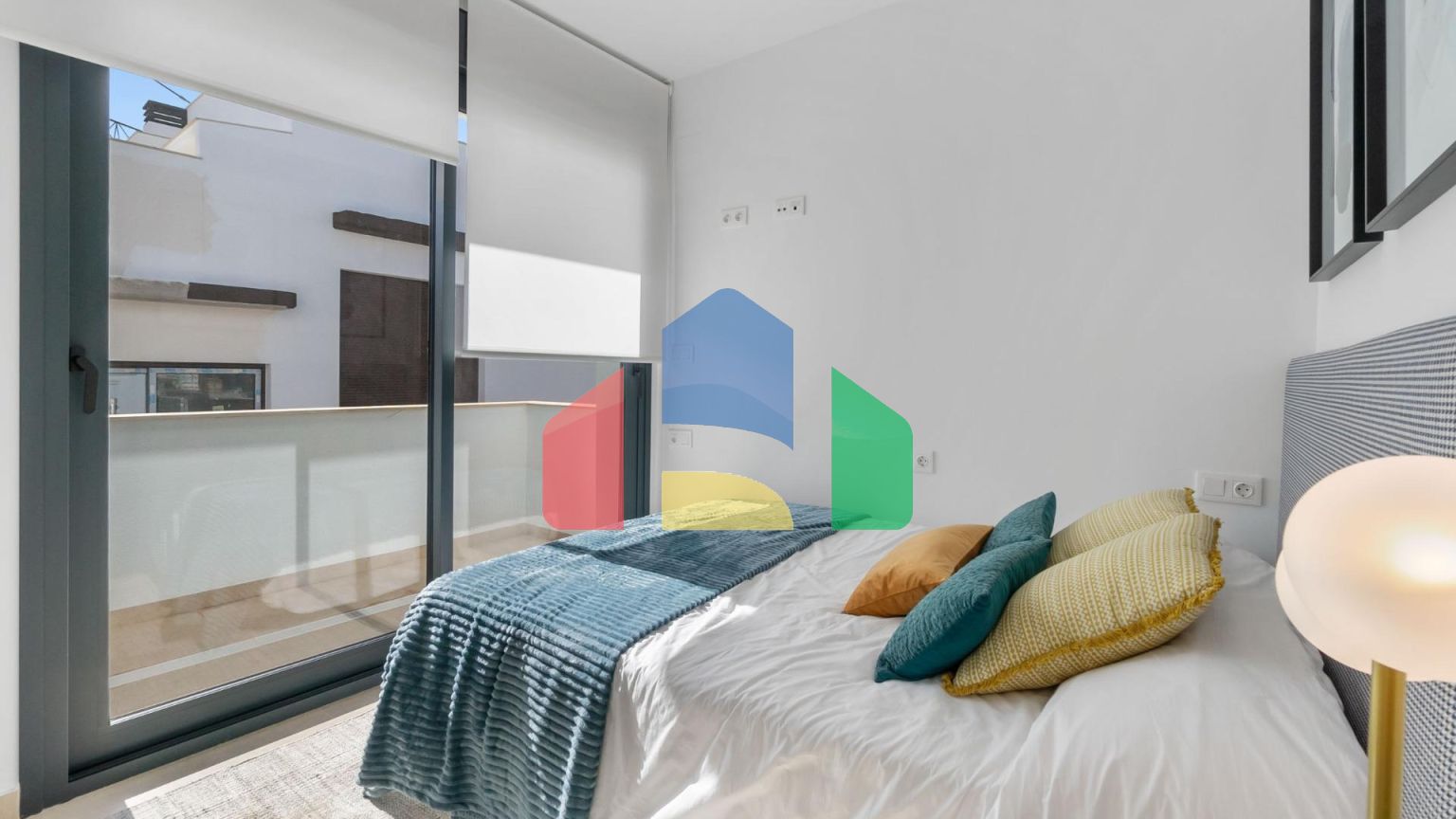 НОВЫЙ ЖИЛОЙ КОМПЛЕКС БУНГАЛО В ЛОС БАЛКОНЕС