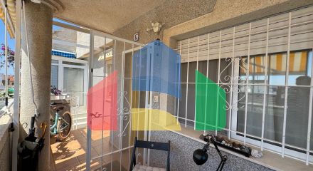 БУНГАЛО ВЕРХНИЙ ЭТАЖ ПОСЛЕ РЕМОНТА У ПРИВАТНЫМ СОЛЯРИЕМ 42 М2. 2 СПАЛЬНИ. 1 ВАННАЯ. ПЛОЩАДЪ 51 М2.