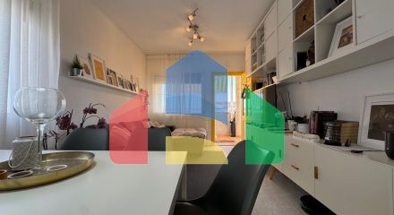 БУНГАЛО ВЕРХНИЙ ЭТАЖ ПОСЛЕ РЕМОНТА У ПРИВАТНЫМ СОЛЯРИЕМ 42 М2. 2 СПАЛЬНИ. 1 ВАННАЯ. ПЛОЩАДЪ 51 М2.