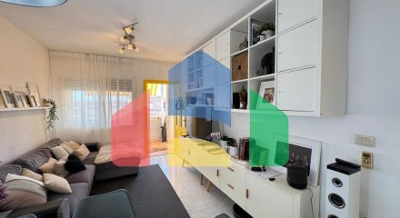 БУНГАЛО ВЕРХНИЙ ЭТАЖ ПОСЛЕ РЕМОНТА У ПРИВАТНЫМ СОЛЯРИЕМ 42 М2. 2 СПАЛЬНИ. 1 ВАННАЯ. ПЛОЩАДЪ 51 М2.