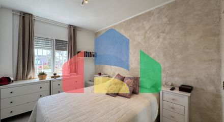 БУНГАЛО ВЕРХНИЙ ЭТАЖ ПОСЛЕ РЕМОНТА У ПРИВАТНЫМ СОЛЯРИЕМ 42 М2. 2 СПАЛЬНИ. 1 ВАННАЯ. ПЛОЩАДЪ 51 М2.