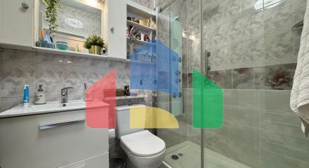 БУНГАЛО ВЕРХНИЙ ЭТАЖ ПОСЛЕ РЕМОНТА У ПРИВАТНЫМ СОЛЯРИЕМ 42 М2. 2 СПАЛЬНИ. 1 ВАННАЯ. ПЛОЩАДЪ 51 М2.