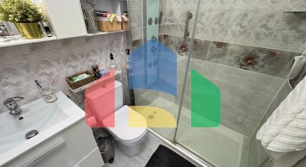 БУНГАЛО ВЕРХНИЙ ЭТАЖ ПОСЛЕ РЕМОНТА У ПРИВАТНЫМ СОЛЯРИЕМ 42 М2. 2 СПАЛЬНИ. 1 ВАННАЯ. ПЛОЩАДЪ 51 М2.