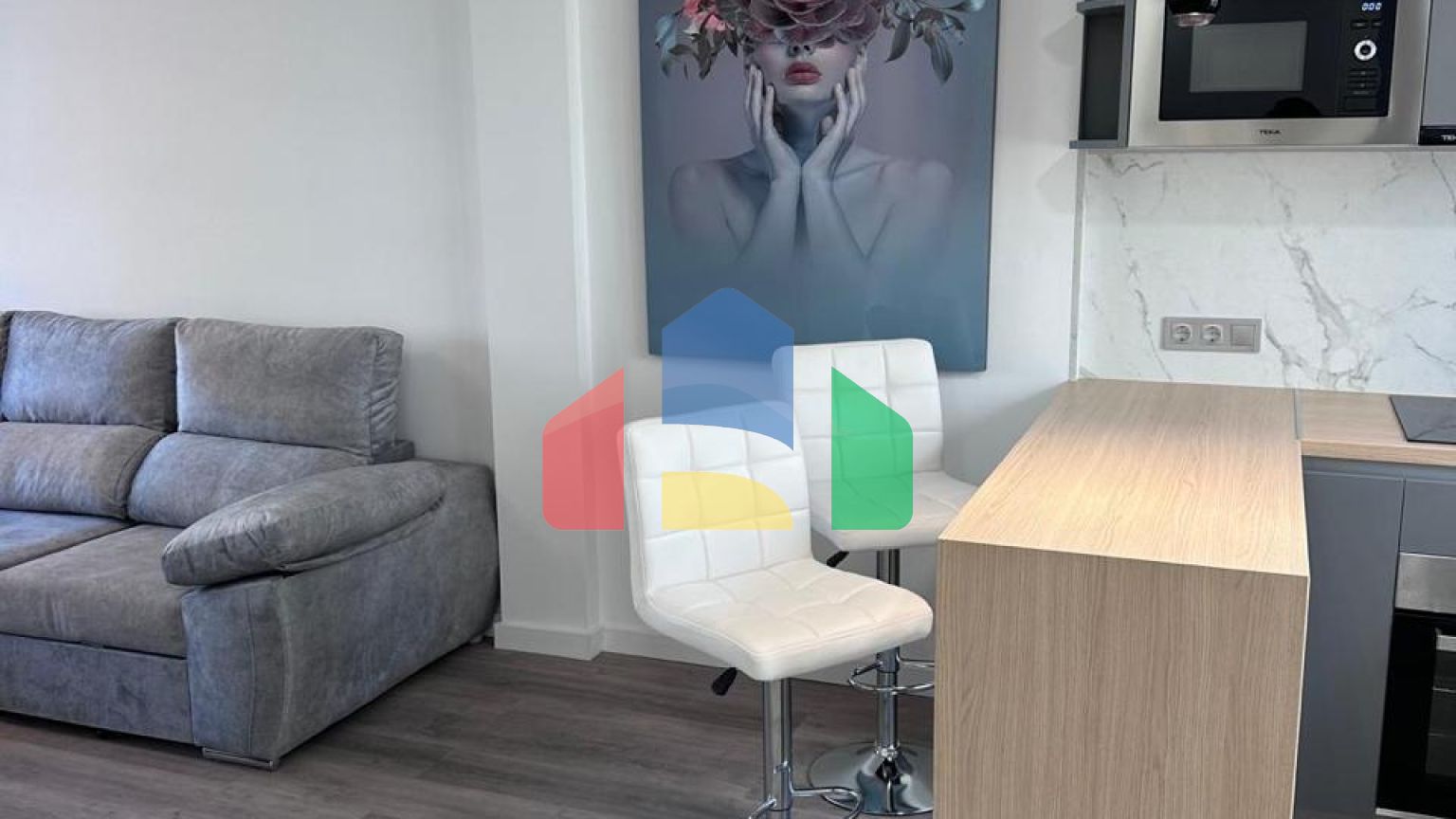 Продаётся aпартамент в Торревьехе в районе Playa Del Cura!