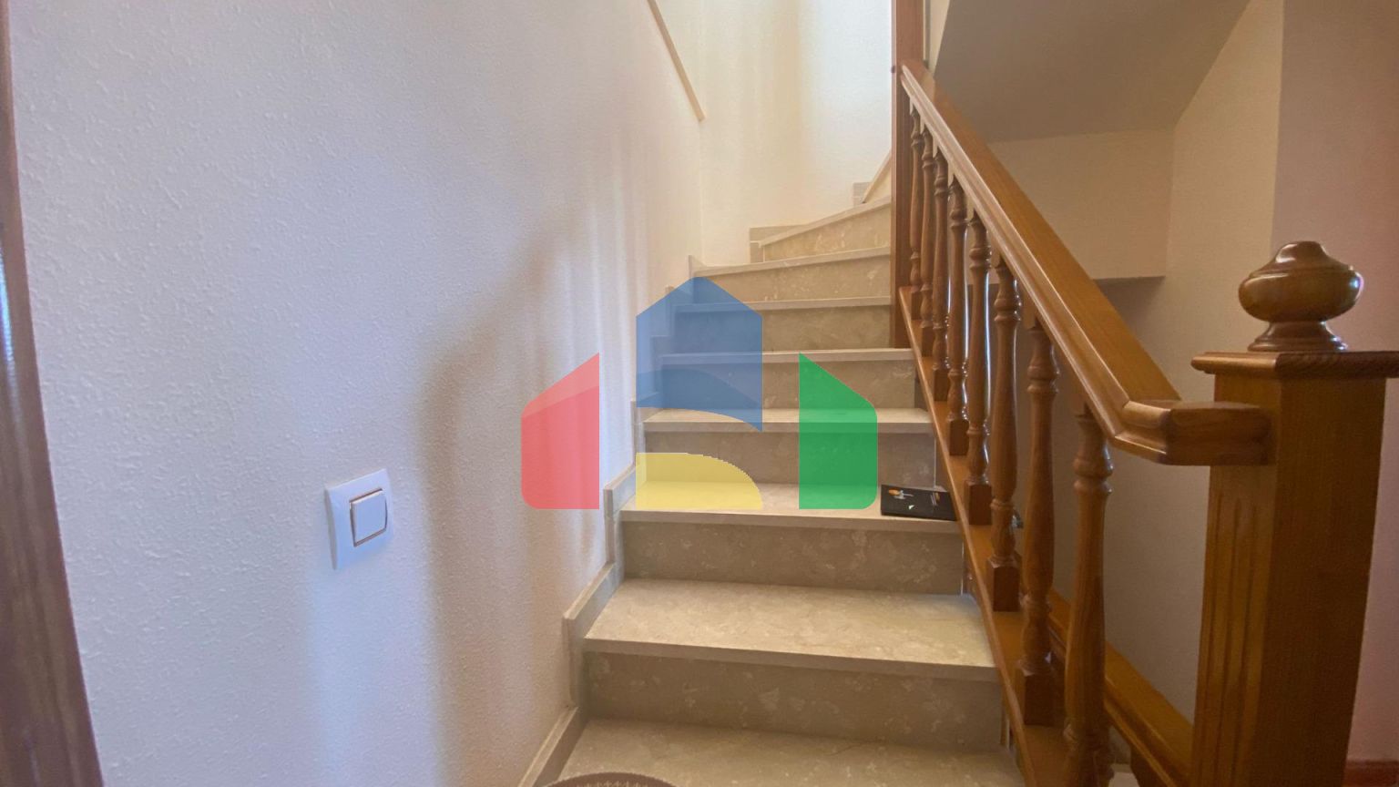 Двухэтажный дом с видом на Салинас