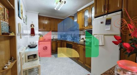 АПАРТАМЕНТЫ В 400 МЕТРАХ ОТ ПЛЯЖА И ПЛОЩЯДЪЮ 79 М2. 2 СПАЛЬНИ. 1 ВАННАЯ КОМНАТА.