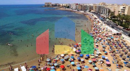 АПАРТАМЕНТЫ В 400 МЕТРАХ ОТ ПЛЯЖА И ПЛОЩЯДЪЮ 79 М2. 2 СПАЛЬНИ. 1 ВАННАЯ КОМНАТА.