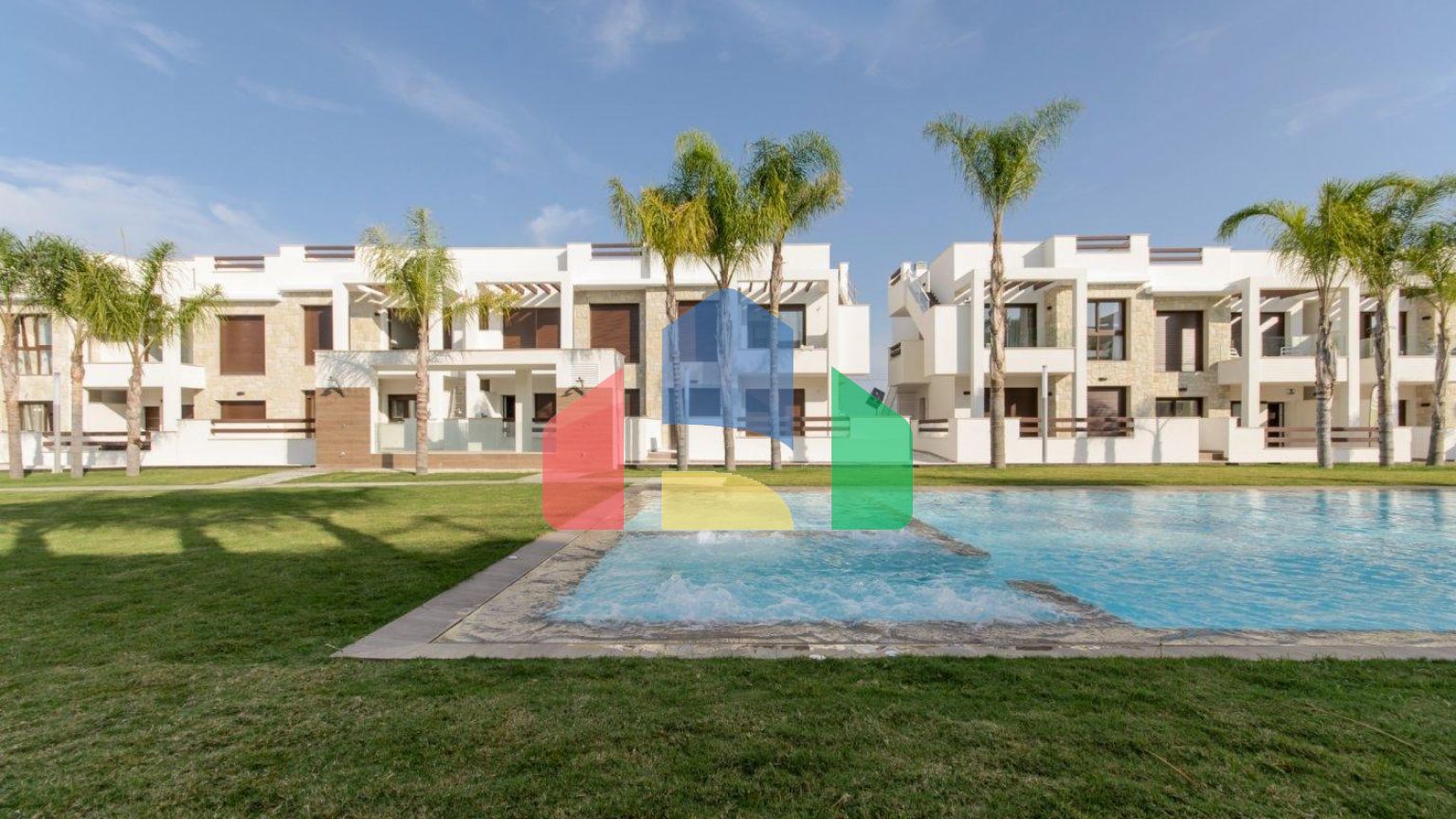 НОВЫЙ ЖИЛОЙ КОМПЛЕКС С БУНГАЛО В ЛОС БАЛКОНЕС, ТОРРЕВЬЕХА