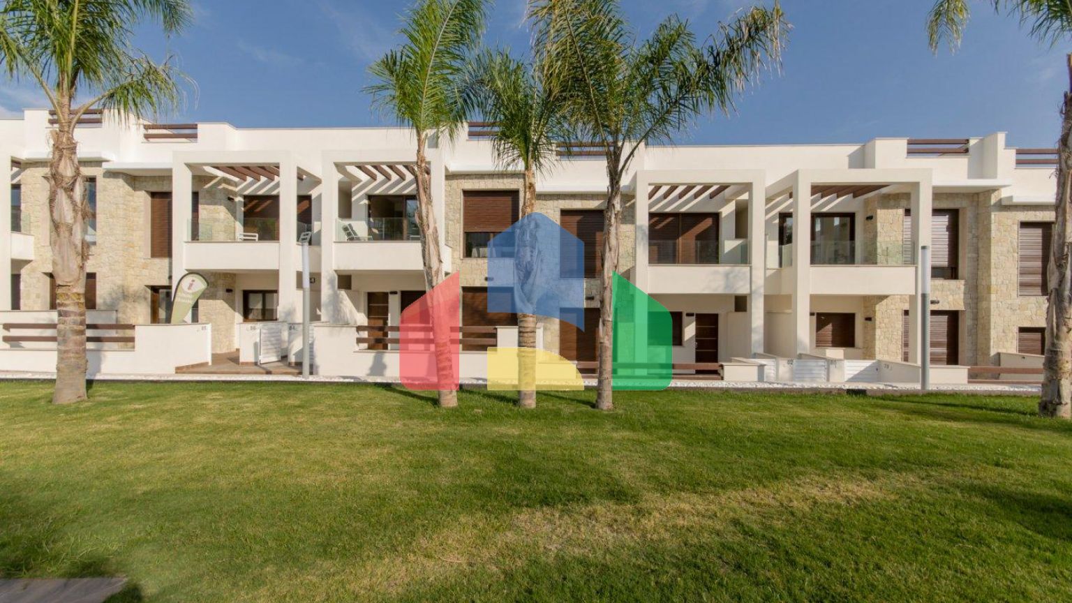 НОВЫЙ ЖИЛОЙ КОМПЛЕКС С БУНГАЛО В ЛОС БАЛКОНЕС, ТОРРЕВЬЕХА