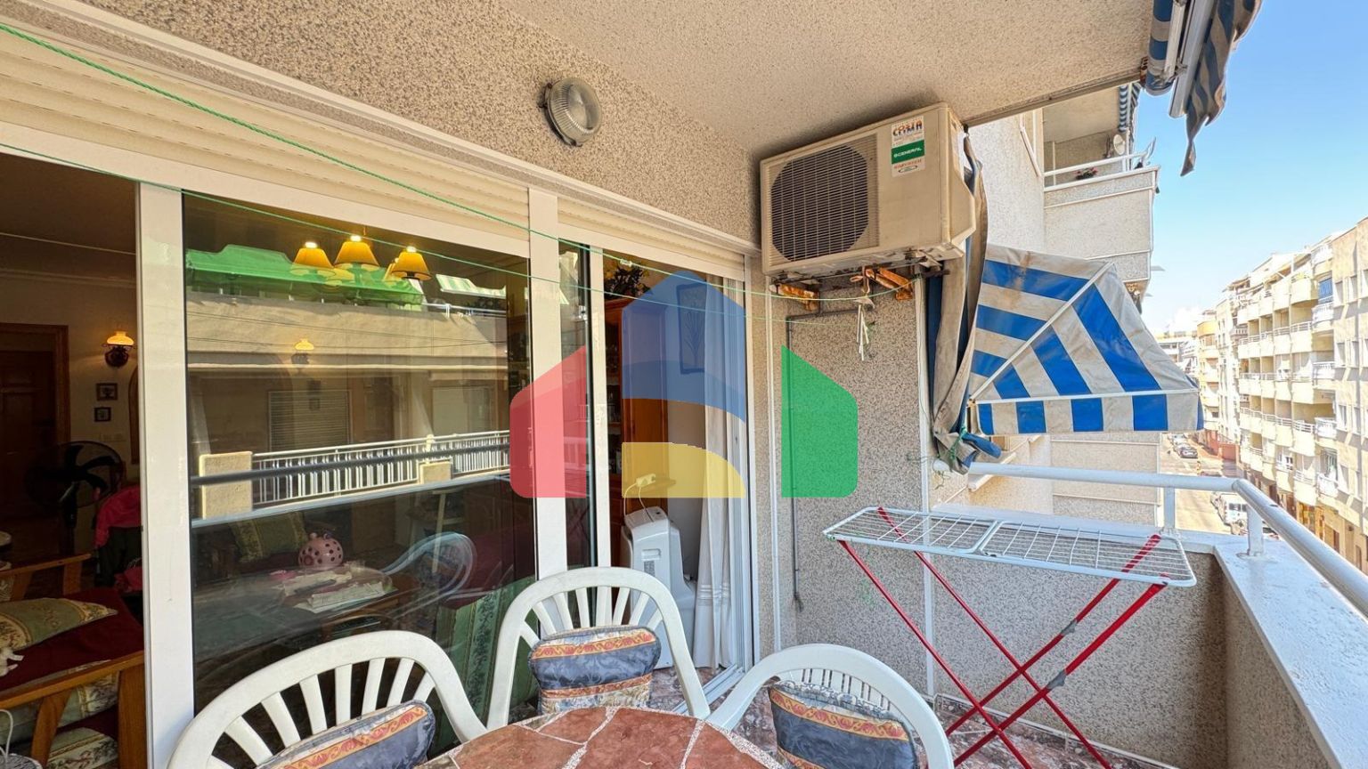 АПАРТАМЕНТЫ С БОКОВЫМ ВИДОМ НА МОРЕ В ЗДАНИИ «MARIBLANCA»  2 СПАЛЬНИ. 1 ВАННАЯ КОМНАТА. 78 М2. В ЦЕНЕ ГАРАЖ ЗАКРЫТОГО Ð¢ÐÐ