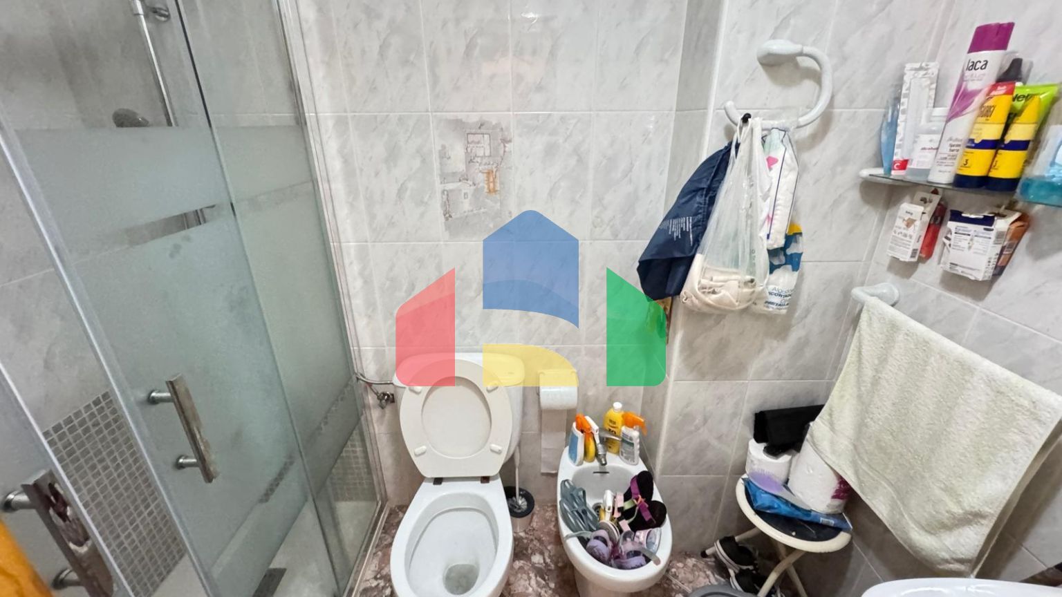 АПАРТАМЕНТЫ С БОКОВЫМ ВИДОМ НА МОРЕ В ЗДАНИИ «MARIBLANCA»  2 СПАЛЬНИ. 1 ВАННАЯ КОМНАТА. 78 М2. В ЦЕНЕ ГАРАЖ ЗАКРЫТОГО Ð¢ÐÐ