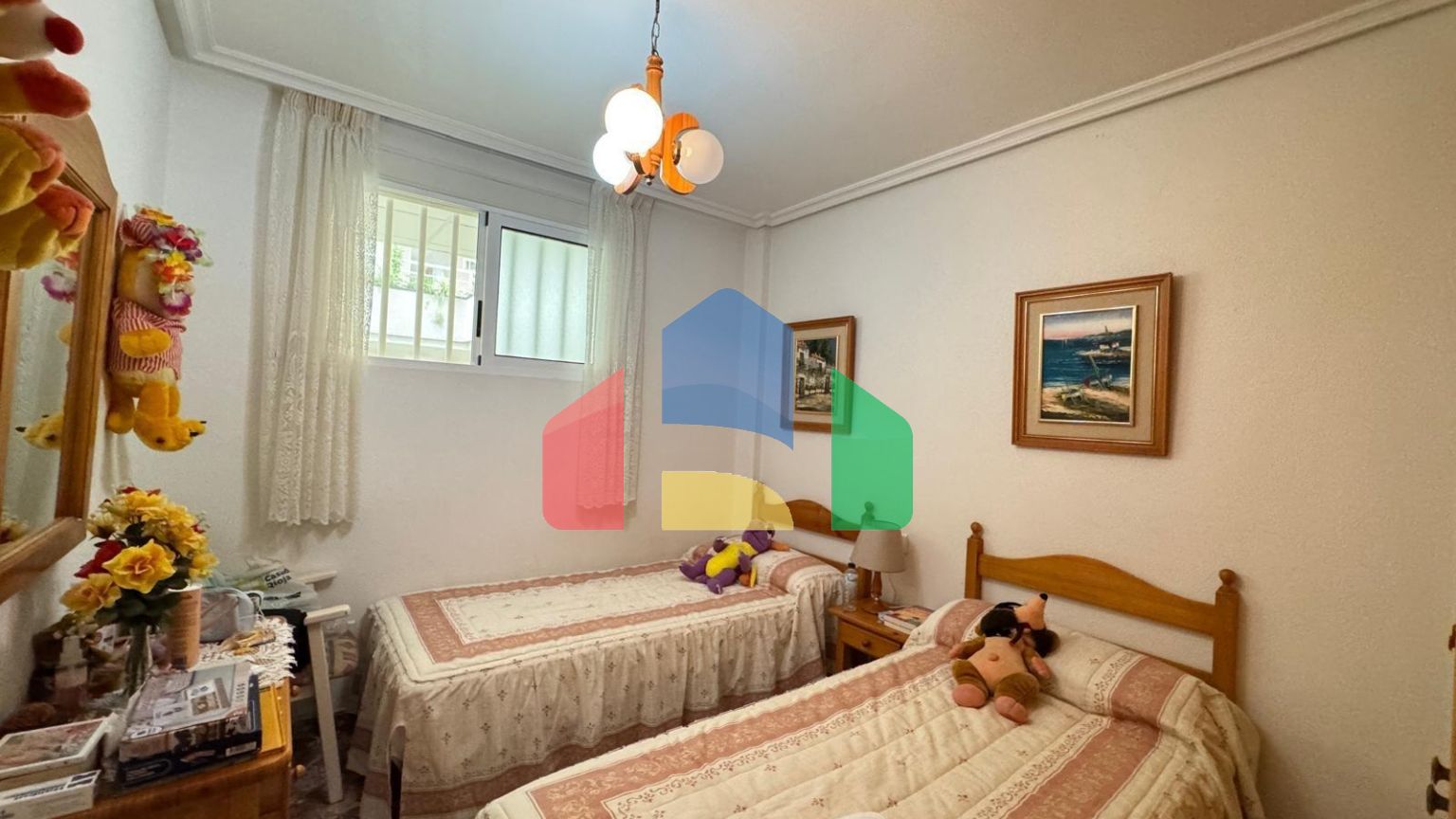 АПАРТАМЕНТЫ С БОКОВЫМ ВИДОМ НА МОРЕ В ЗДАНИИ «MARIBLANCA»  2 СПАЛЬНИ. 1 ВАННАЯ КОМНАТА. 78 М2. В ЦЕНЕ ГАРАЖ ЗАКРЫТОГО Ð¢ÐÐ