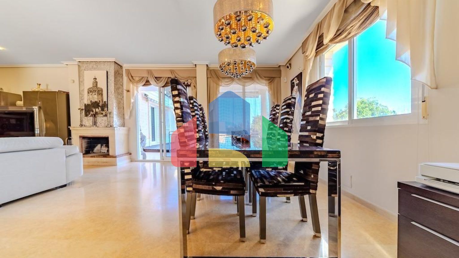 ЛЮКС ВИЛЛА, С НАХОЖДЕНИЕМ В 300 МЕТРАХ ОТ ПЛЯЖА ЛА-МАТА. 5 СПАЛЕН. 4 С/У. ПОВЕРХНОСТЬ -438 М2. УЧASTОК-790М2.