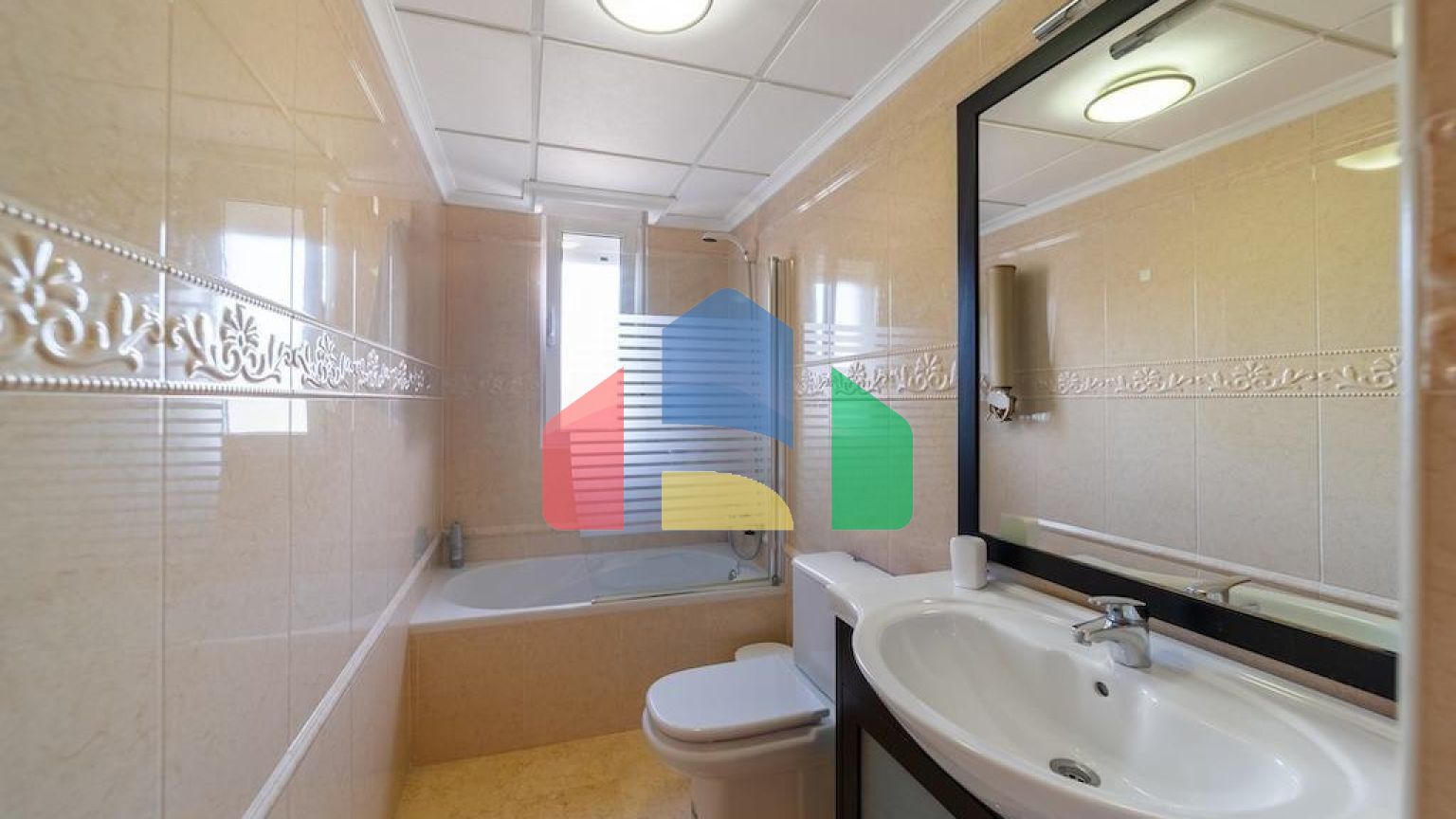 ЛЮКС ВИЛЛА, С НАХОЖДЕНИЕМ В 300 МЕТРАХ ОТ ПЛЯЖА ЛА-МАТА. 5 СПАЛЕН. 4 С/У. ПОВЕРХНОСТЬ -438 М2. УЧASTОК-790М2.