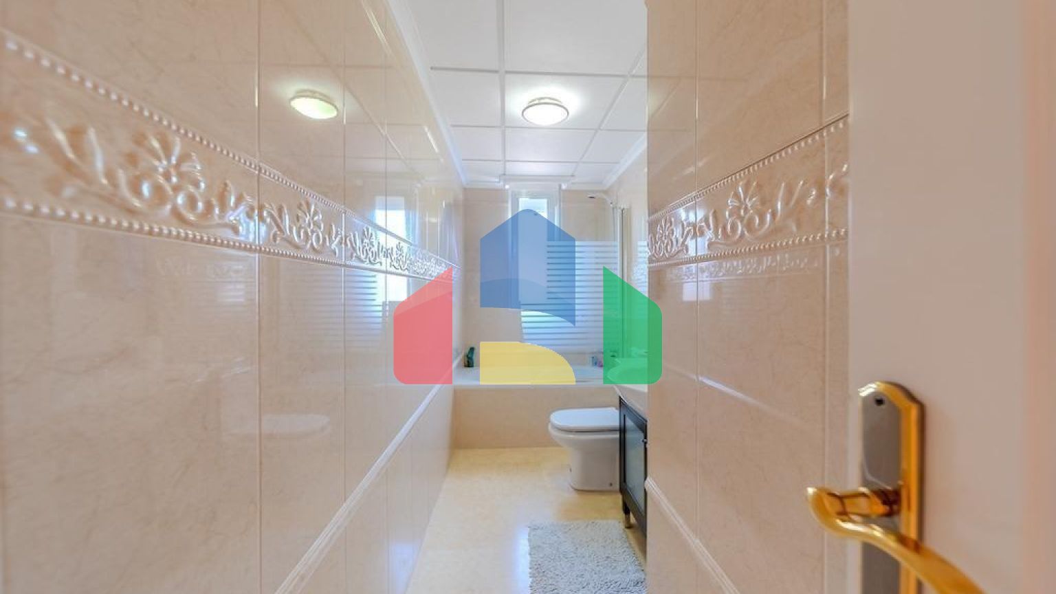 ЛЮКС ВИЛЛА, С НАХОЖДЕНИЕМ В 300 МЕТРАХ ОТ ПЛЯЖА ЛА-МАТА. 5 СПАЛЕН. 4 С/У. ПОВЕРХНОСТЬ -438 М2. УЧASTОК-790М2.