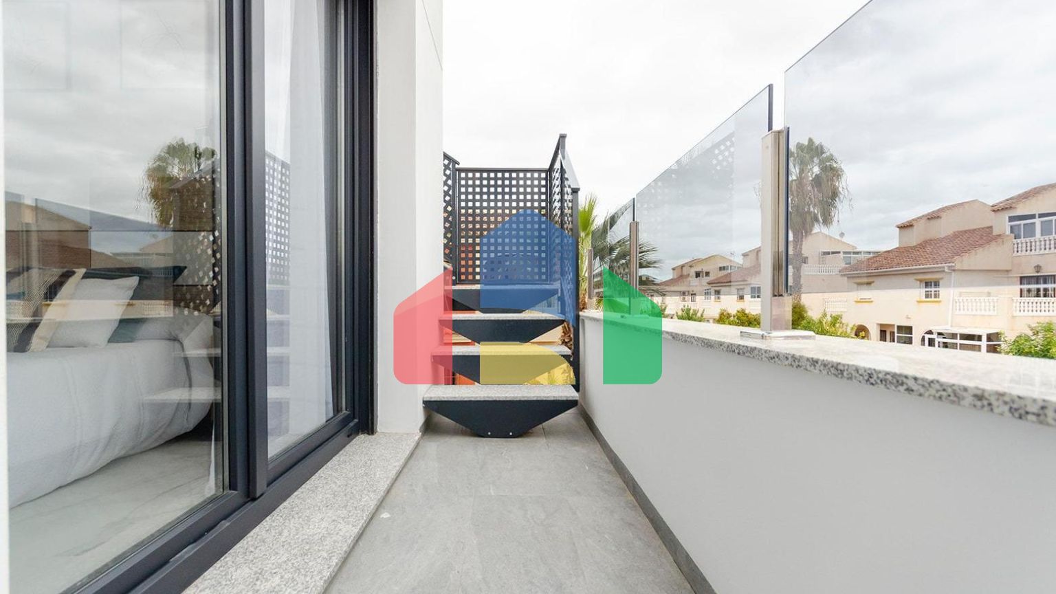 НОВЫЕ ВИЛЛЫ В ТОРРЕВЬЕХЕ