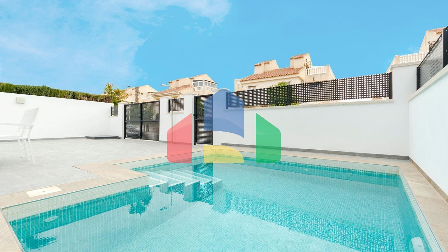 НОВЫЕ ВИЛЛЫ В ТОРРЕВЬЕХЕ