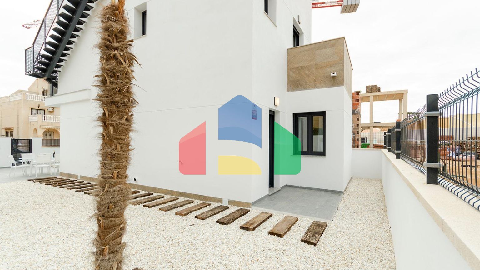 НОВЫЕ ВИЛЛЫ В ТОРРЕВЬЕХЕ