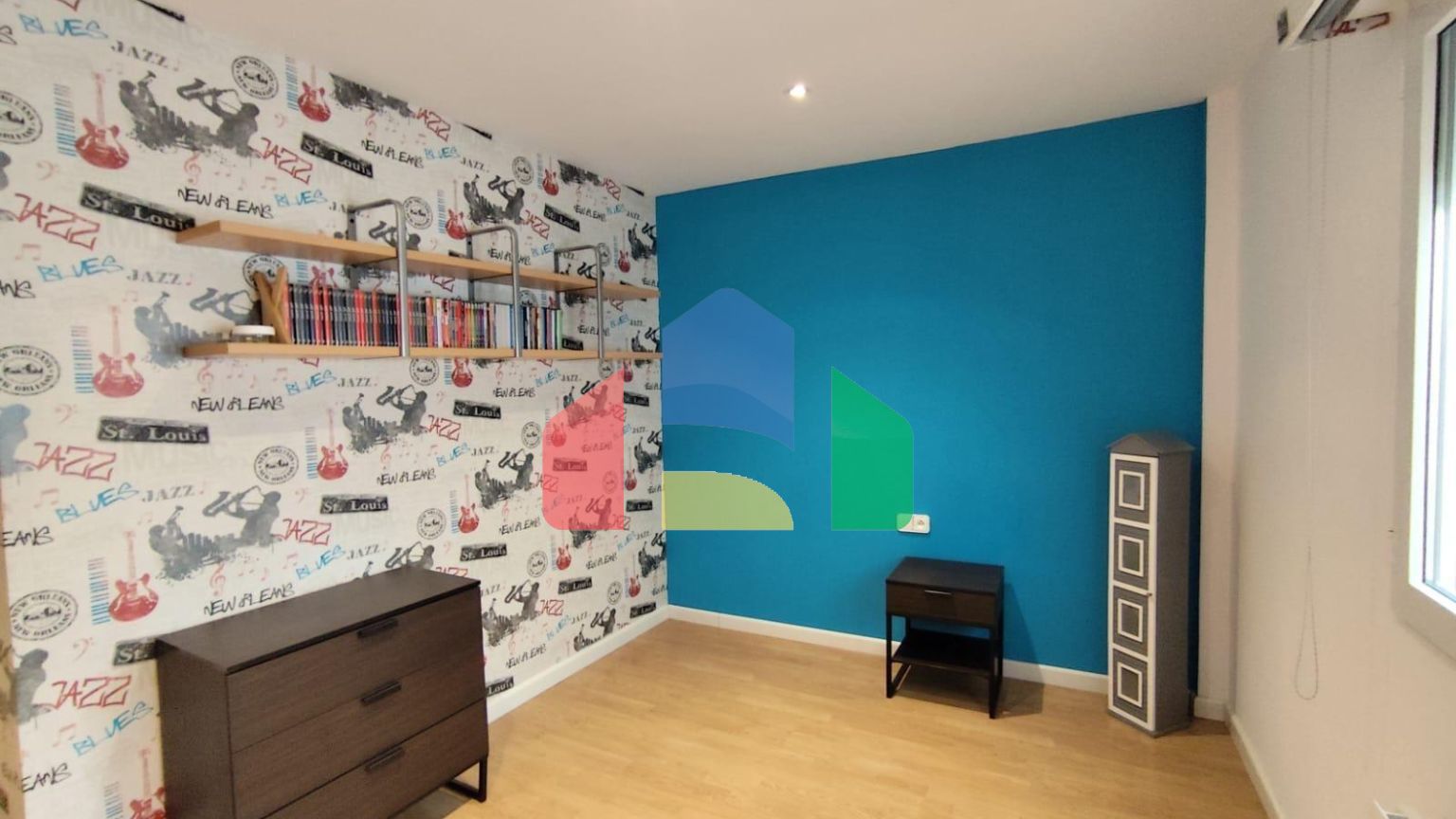 ОГРОМНЫЕ АПАРТАМЕНТЫ ВОЗЛЕ ПЛЯЖА. 176М2. 3 СПАЛЬНИ. 2 ВАННЫЕ КОМНАТЫ. ПЛЯЖ В 200 МЕТРАХ.