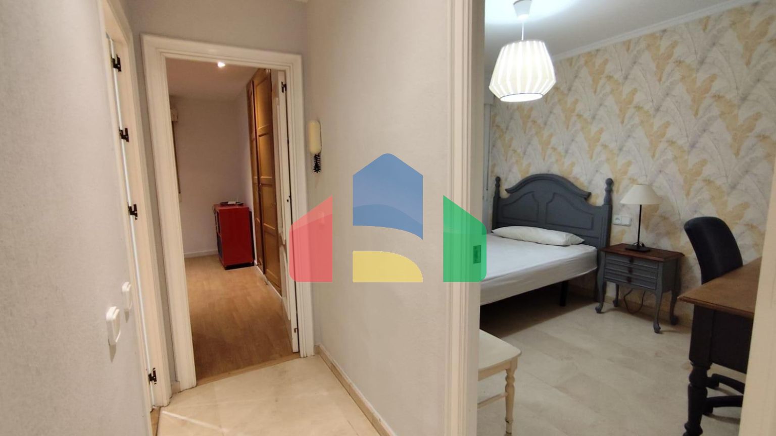 ОГРОМНЫЕ АПАРТАМЕНТЫ ВОЗЛЕ ПЛЯЖА. 176М2. 3 СПАЛЬНИ. 2 ВАННЫЕ КОМНАТЫ. ПЛЯЖ В 200 МЕТРАХ.