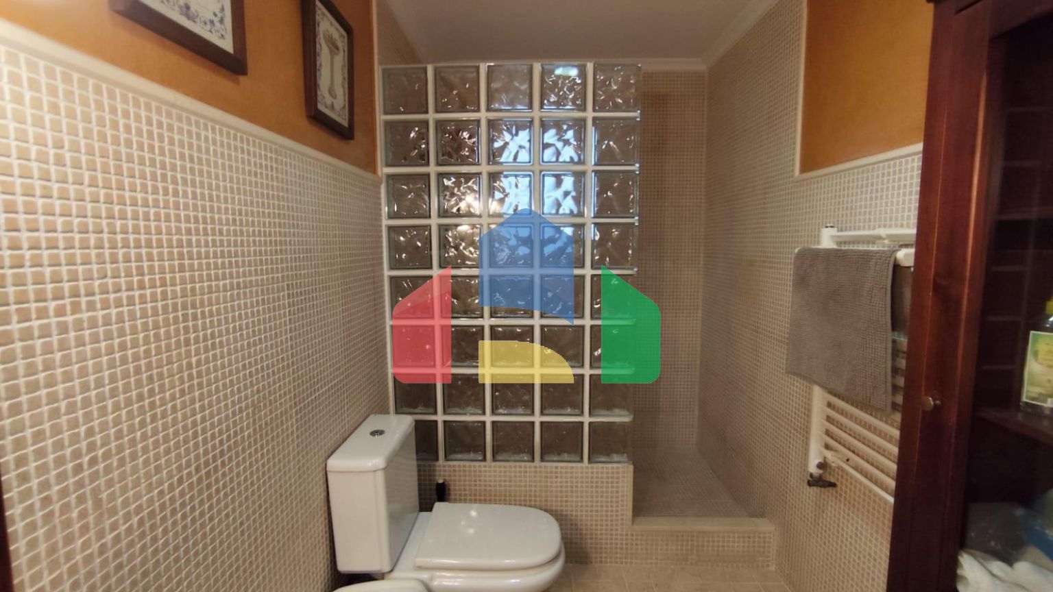 ОГРОМНЫЕ АПАРТАМЕНТЫ ВОЗЛЕ ПЛЯЖА. 176М2. 3 СПАЛЬНИ. 2 ВАННЫЕ КОМНАТЫ. ПЛЯЖ В 200 МЕТРАХ.