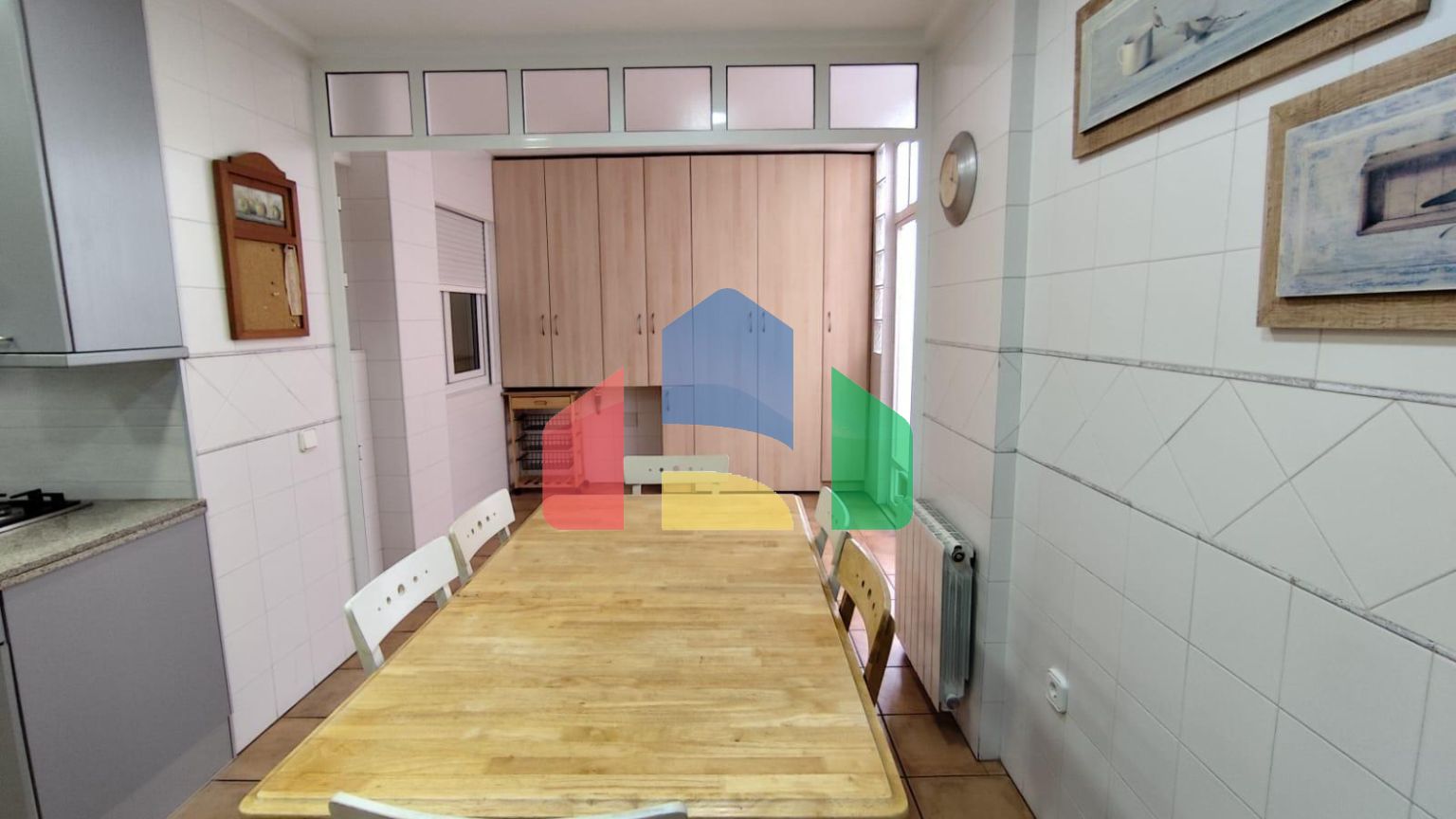 ОГРОМНЫЕ АПАРТАМЕНТЫ ВОЗЛЕ ПЛЯЖА. 176М2. 3 СПАЛЬНИ. 2 ВАННЫЕ КОМНАТЫ. ПЛЯЖ В 200 МЕТРАХ.