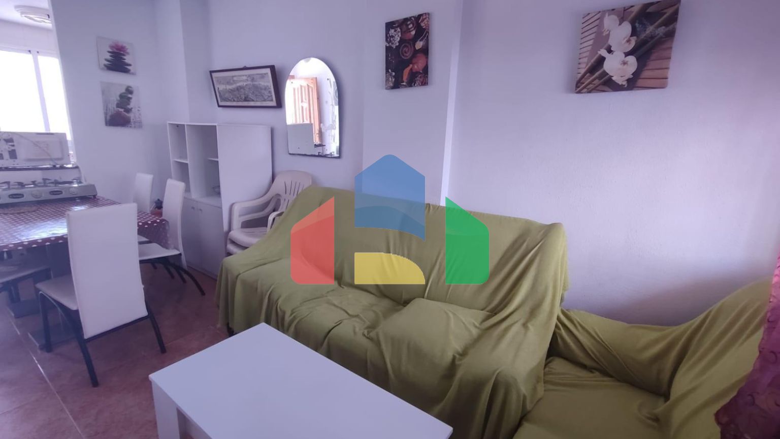 Просторная квартира на первом этаже с двумя спальнями и общим бассейном и террасами