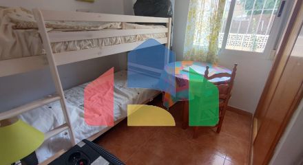 Просторная квартира на первом этаже с двумя спальнями и общим бассейном и террасами