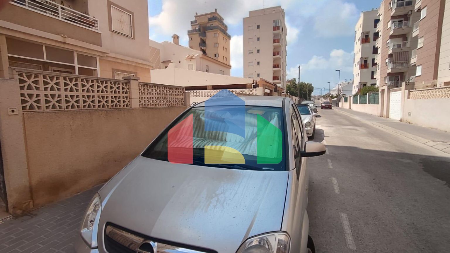 Просторная квартира на первом этаже с двумя спальнями и общим бассейном и террасами