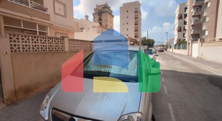 Просторная квартира на первом этаже с двумя спальнями и общим бассейном и террасами