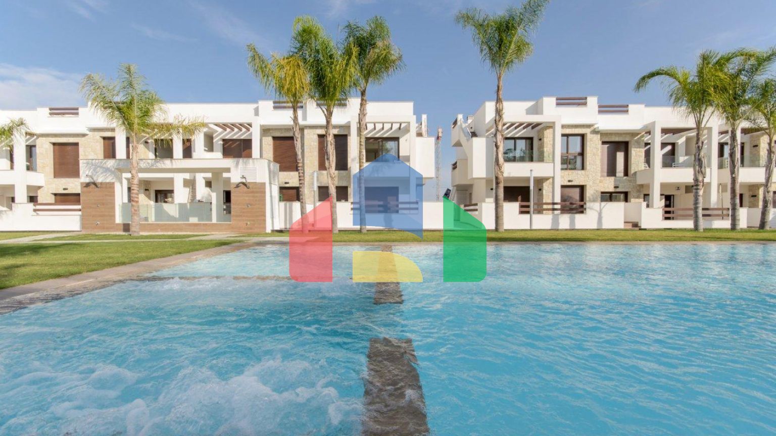 НОВЫЙ ЖИЛОЙ КОМПЛЕКС С БУНГАЛО В ЛОС БАЛКОНЕС, ТОРРЕВЬЕХА