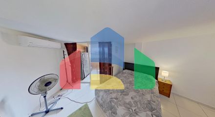 Просторная мансарда в 200 метрах от пляжа с двумя террасами и двумя ванными комнатами