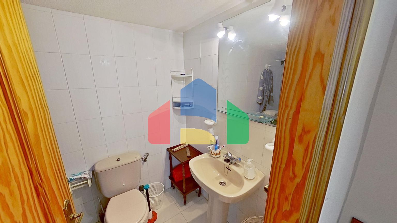 Просторная мансарда в 200 метрах от пляжа с двумя террасами и двумя ванными комнатами