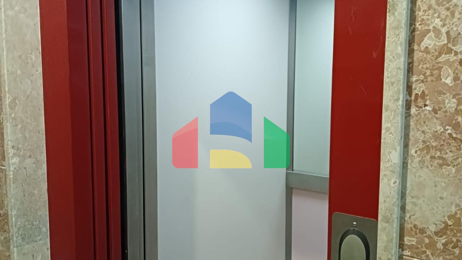 Просторная мансарда в 200 метрах от пляжа с двумя террасами и двумя ванными комнатами