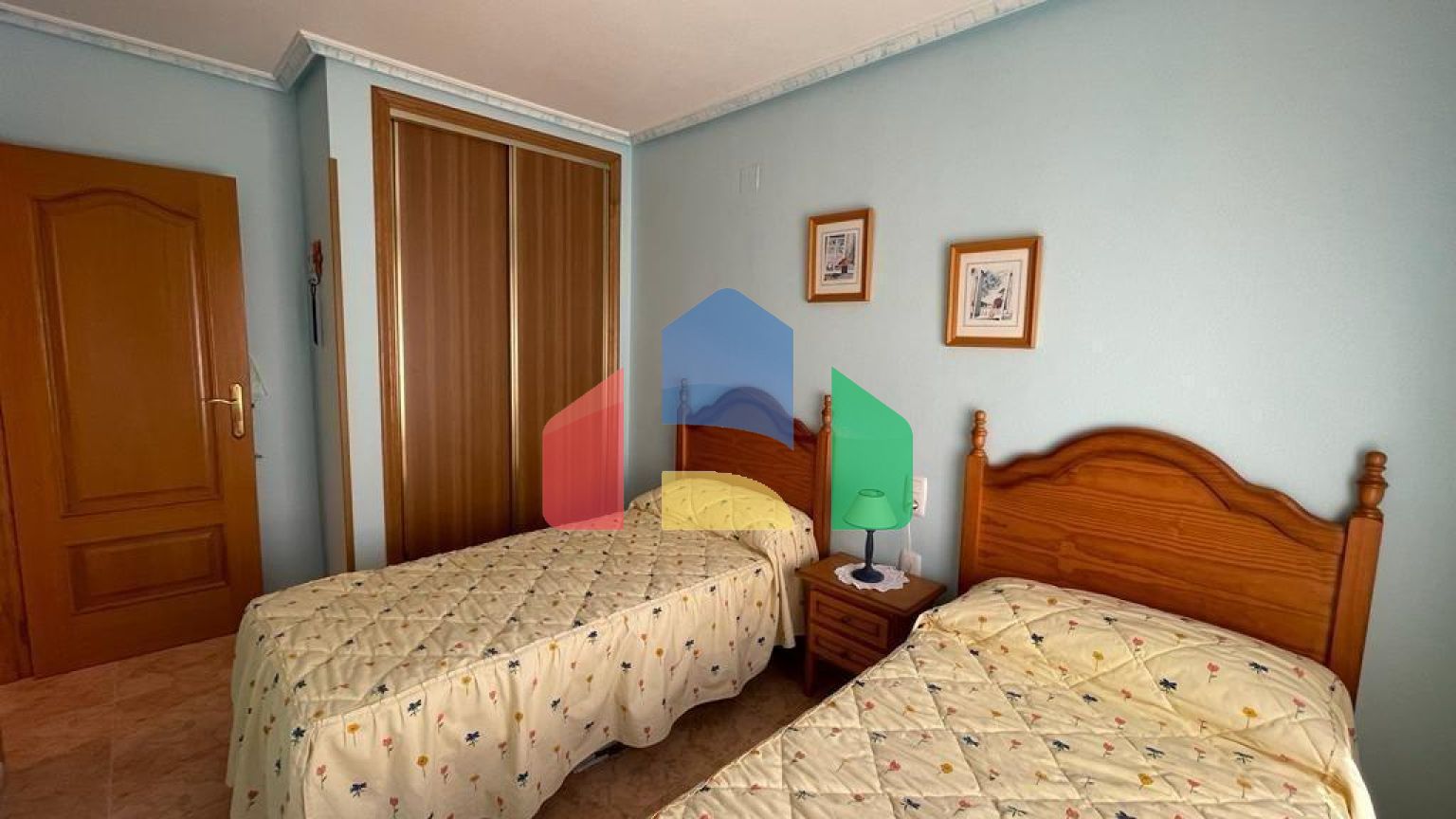 ШИКАРНЫЕ АПАРТАМЕНТЫ РЯДОМ С ПЛЯЖЕМ! 2 СПАЛЬНИ. БОЛЬШАЯ ТЕРРАСА.