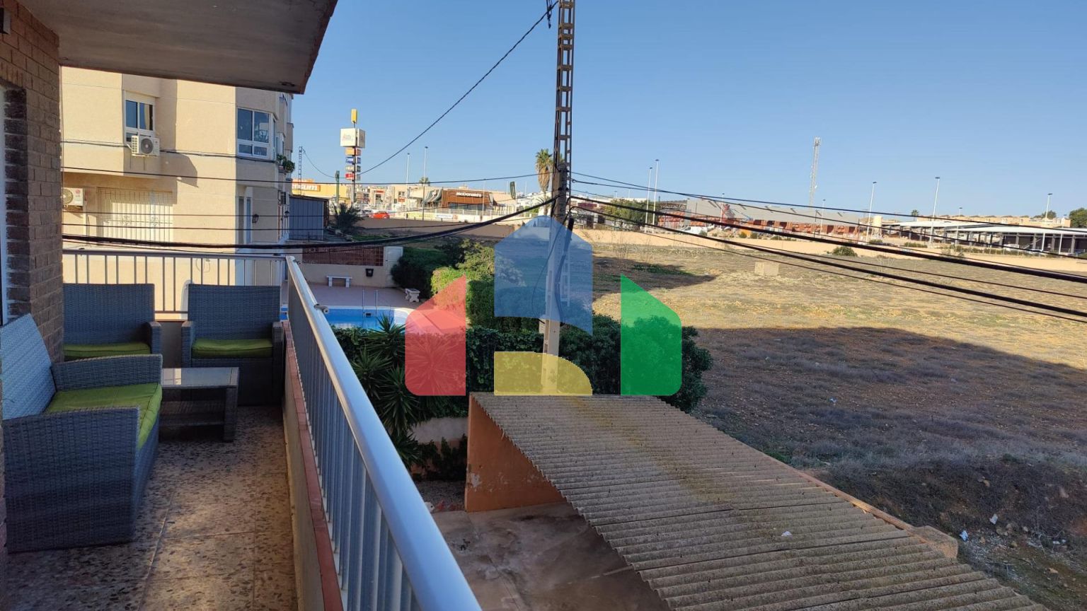 Очаровательная отремонтированная квартира в Пунта Прима с видом на море и бассейном и гаражом. 2 спальни ,1 Ð²Ð°Ð