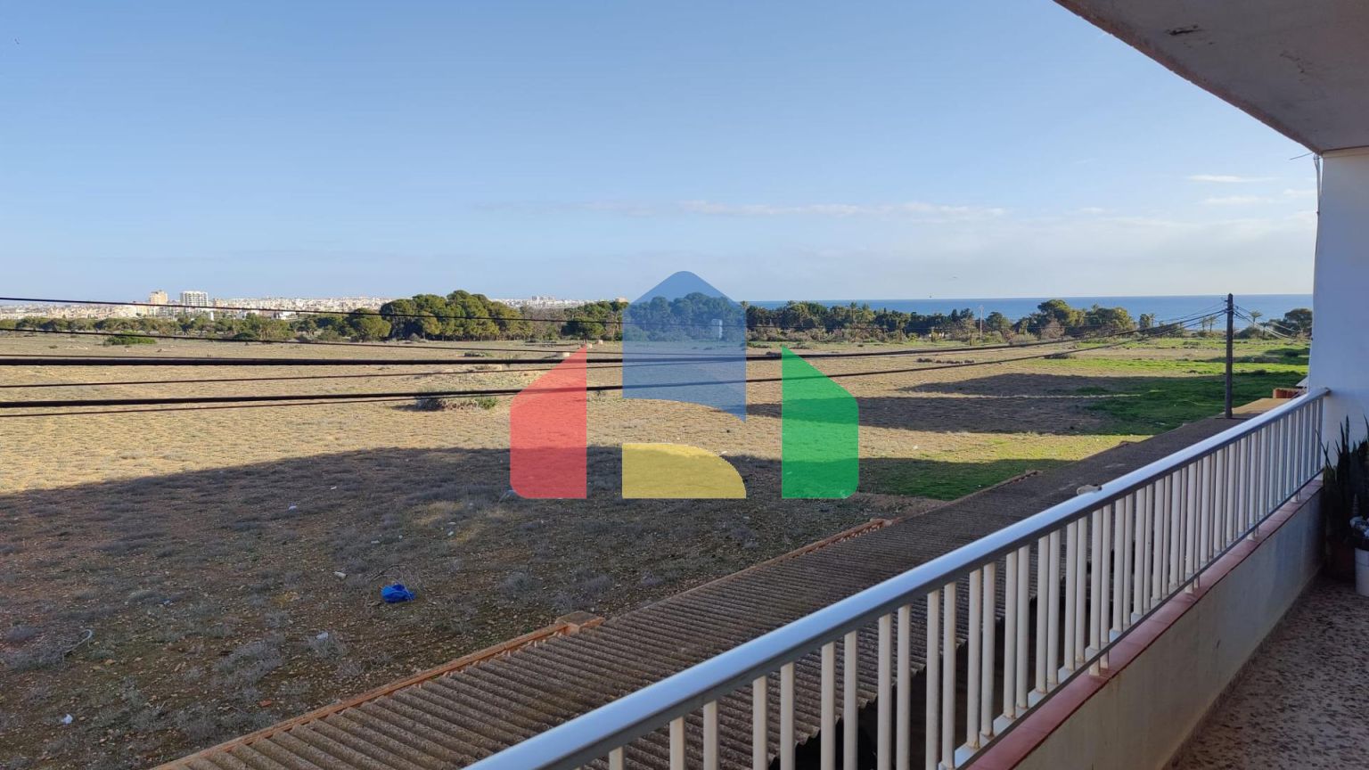 Очаровательная отремонтированная квартира в Пунта Прима с видом на море и бассейном и гаражом. 2 спальни ,1 Ð²Ð°Ð