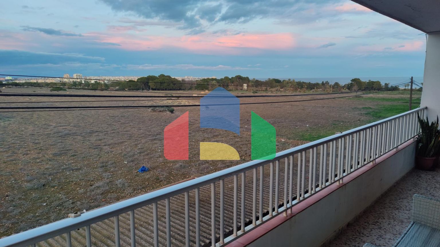 Очаровательная отремонтированная квартира в Пунта Прима с видом на море и бассейном и гаражом. 2 спальни ,1 Ð²Ð°Ð