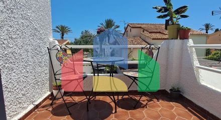 Эксклюзивное отремонтированное бунгало на верхнем этаже с 2 спальнями и 1 ванной комнатой.