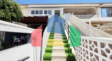 Эксклюзивное отремонтированное бунгало на верхнем этаже с 2 спальнями и 1 ванной комнатой.