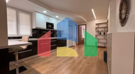 REFORMED APARTMENT OF 108 M2. 3 BEDROOMS. 2 BATHROOMS. WITH STORAGE ROOM AS A STUDIO OF 30 M2. BEACH AT 50 METERS.