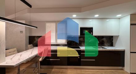 REFORMED APARTMENT OF 108 M2. 3 BEDROOMS. 2 BATHROOMS. WITH STORAGE ROOM AS A STUDIO OF 30 M2. BEACH AT 50 METERS.