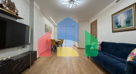 REFORMED APARTMENT OF 108 M2. 3 BEDROOMS. 2 BATHROOMS. WITH STORAGE ROOM AS A STUDIO OF 30 M2. BEACH AT 50 METERS.