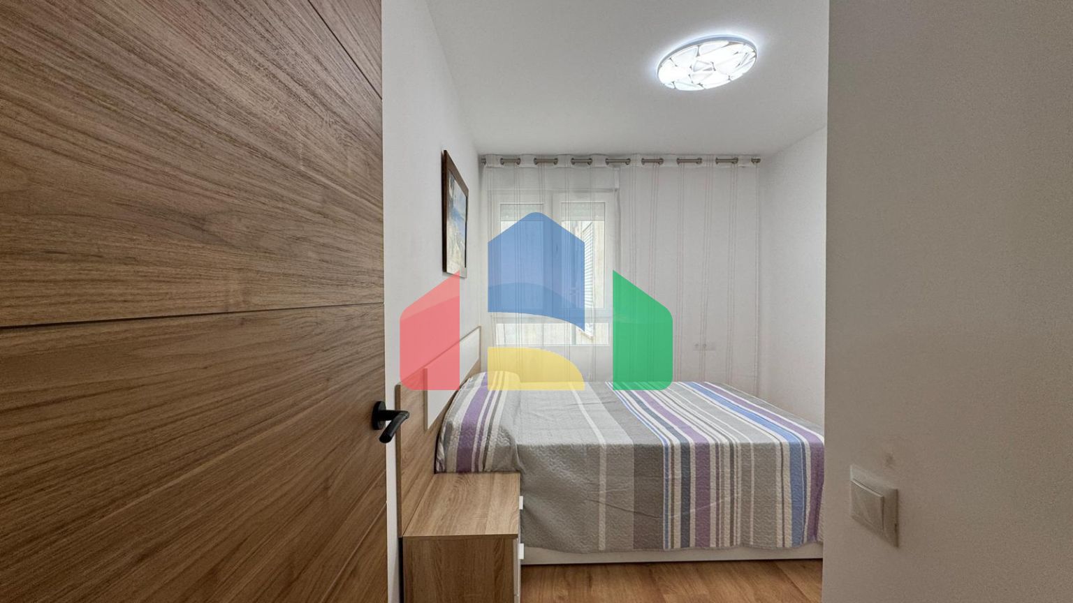 АПАРТАМЕНТЫ ПОСЛЕ РЕМОНТА С КЛАДОВКОЙ 30 М2. (КАК СТУДИЯ) 3 СПАЛЬНИ. 2 ВАННЫЕ. 108 М2. ПЛЯЖ В 50 МЕТ