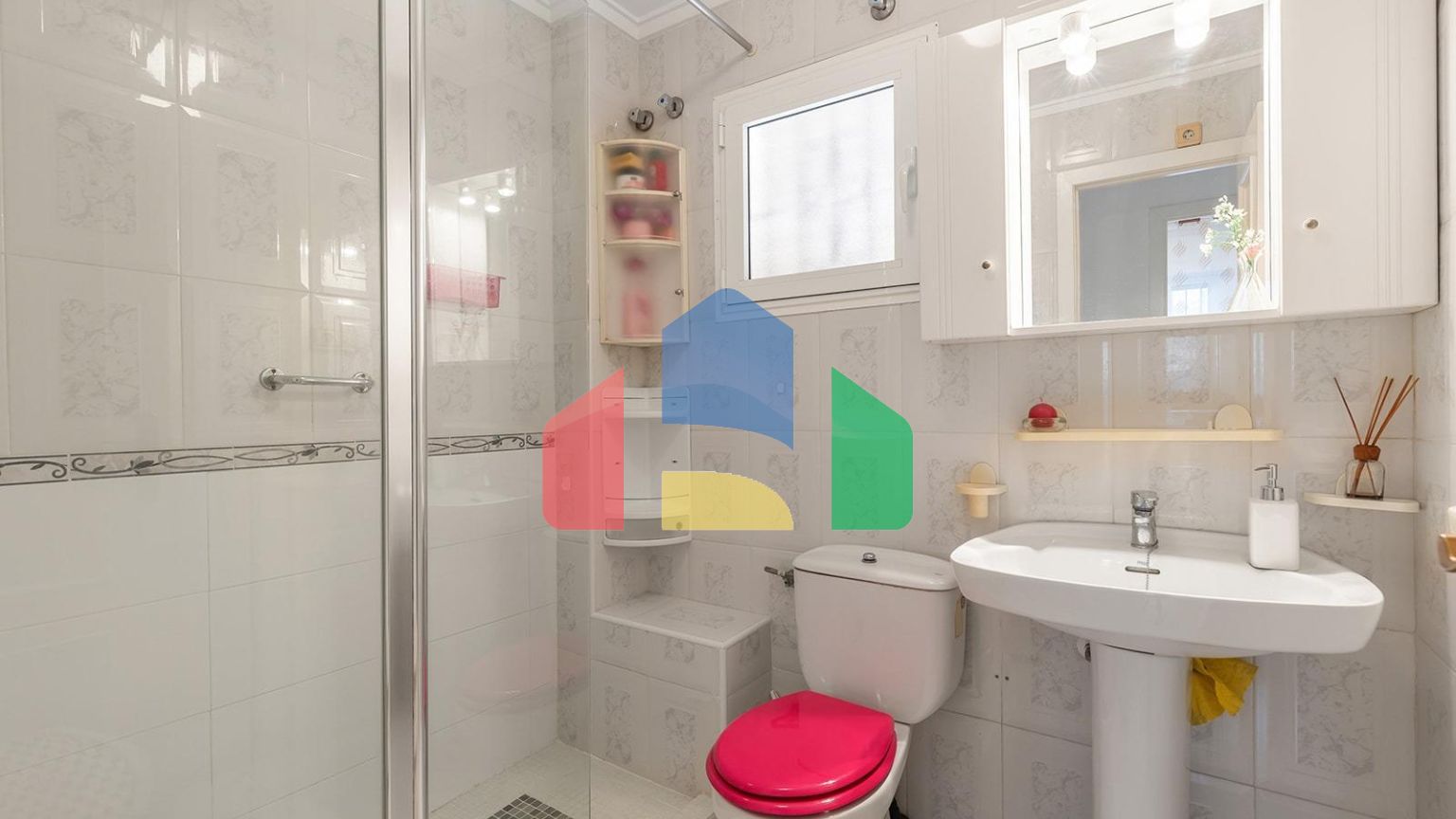 Уютный бунгало на первом этаже с садом и общественным бассейном в Торребланке (Торревьеха)