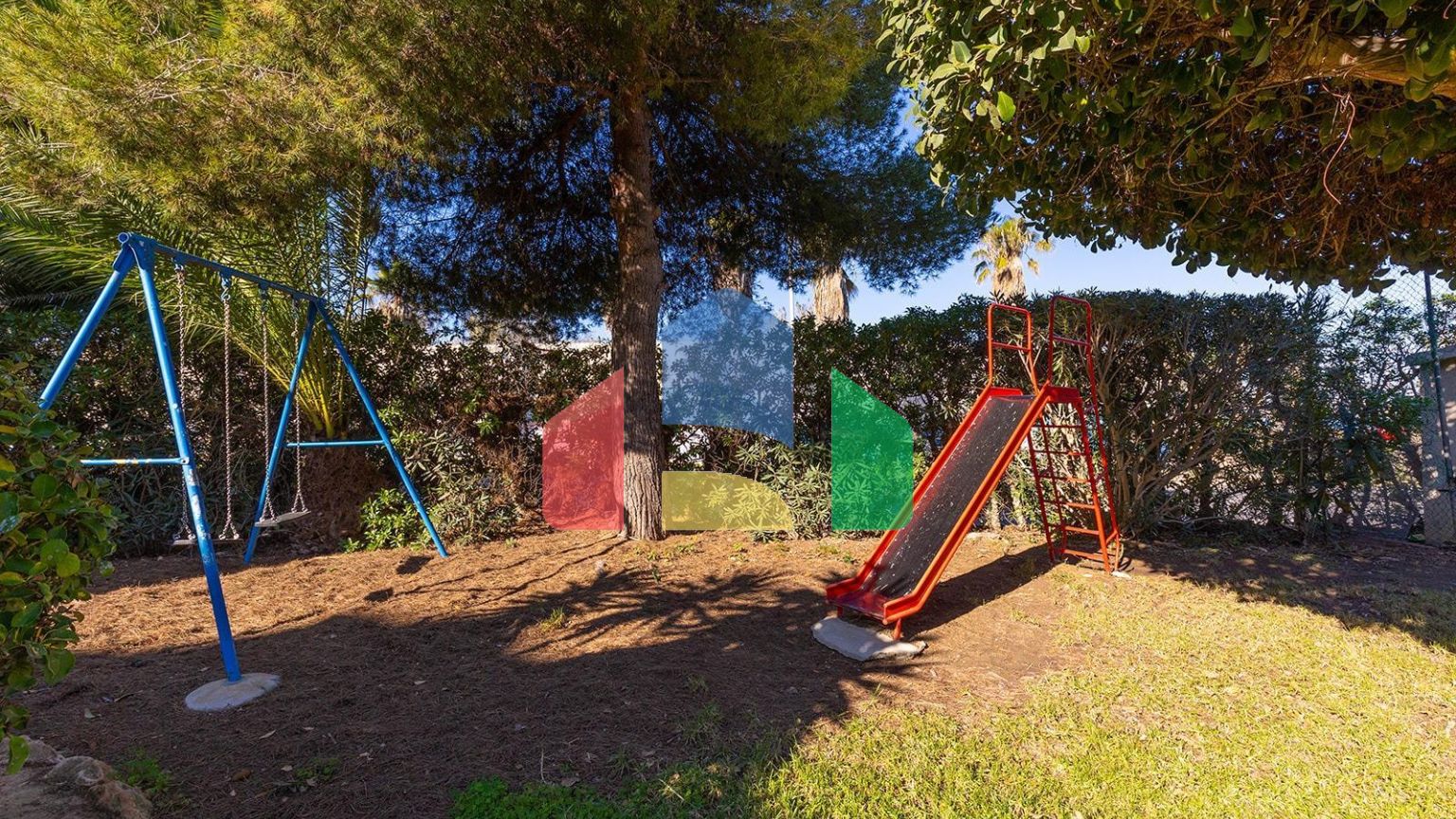 Уютный бунгало на первом этаже с садом и общественным бассейном в Торребланке (Торревьеха)