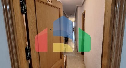 Квартира с 2 спальнями и 2 ванными комнатами и гаражом на улице Аполо