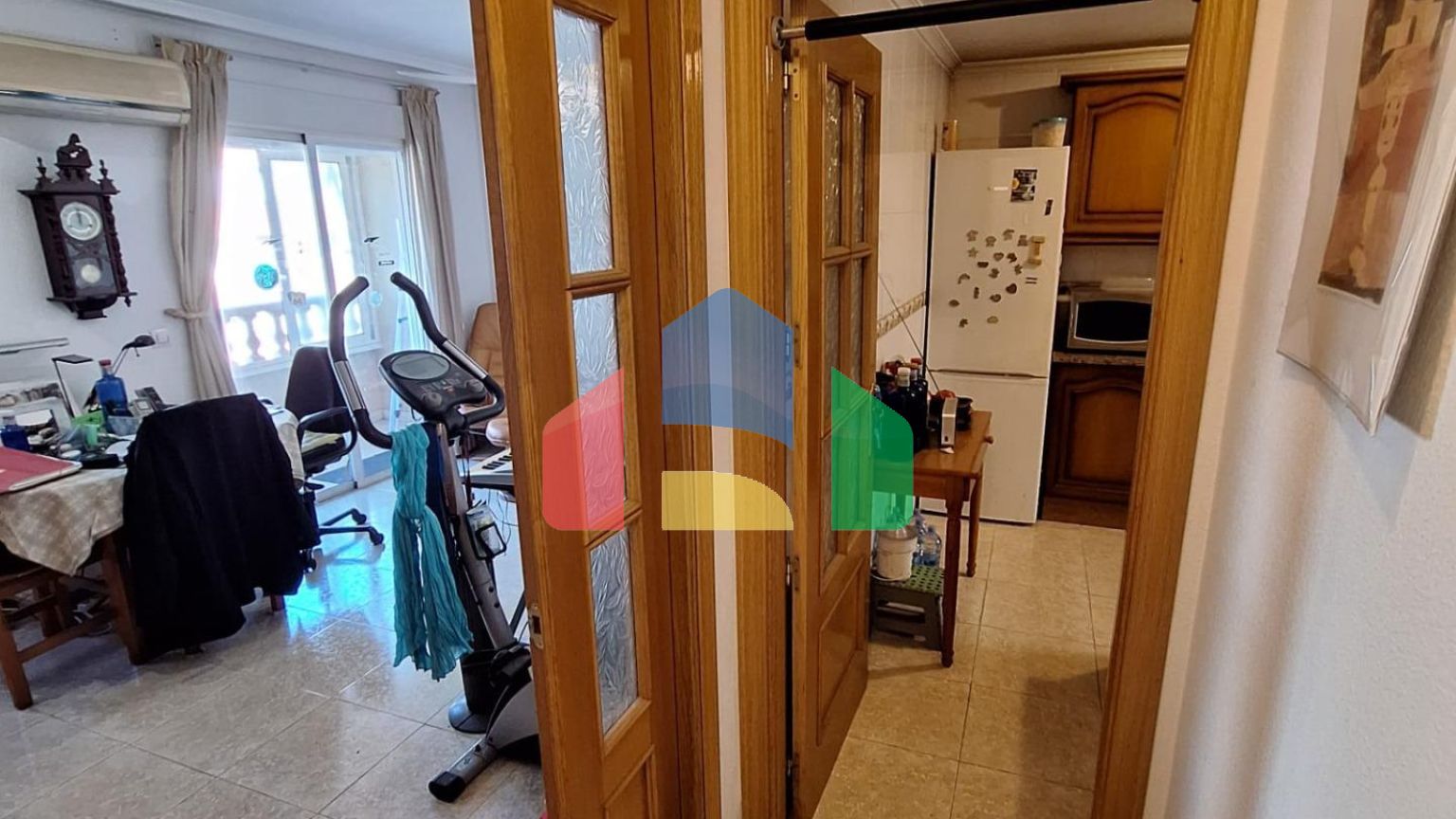 Квартира с 2 спальнями и 2 ванными комнатами и гаражом на улице Аполо