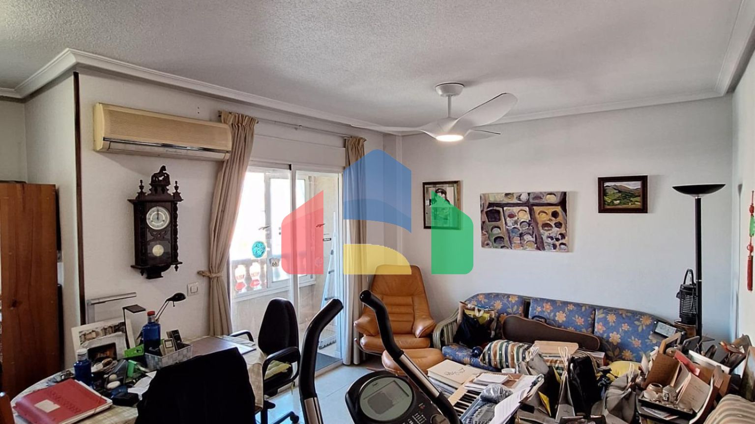 Квартира с 2 спальнями и 2 ванными комнатами и гаражом на улице Аполо